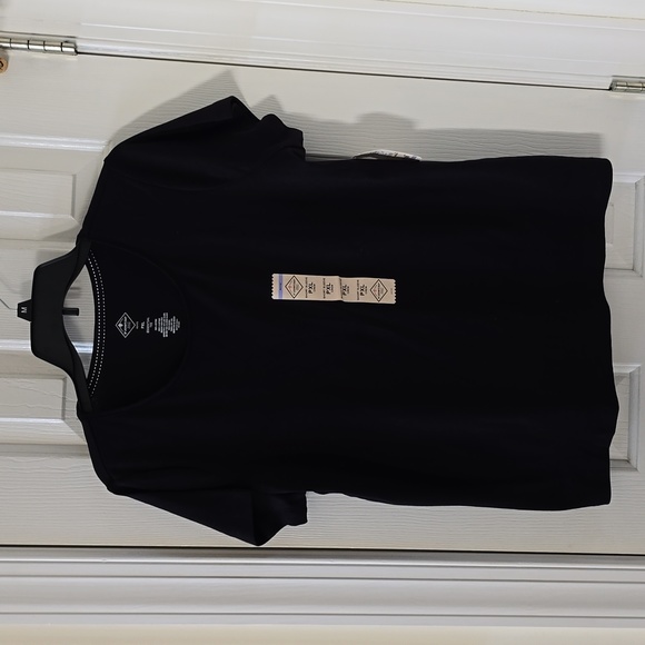 ST. JOHN'S BAY WOMENS PETITE BLACK SHORT SLEEVE TEE-SHIRT TOP SIZE PETITE XL - Picture 2 of 14